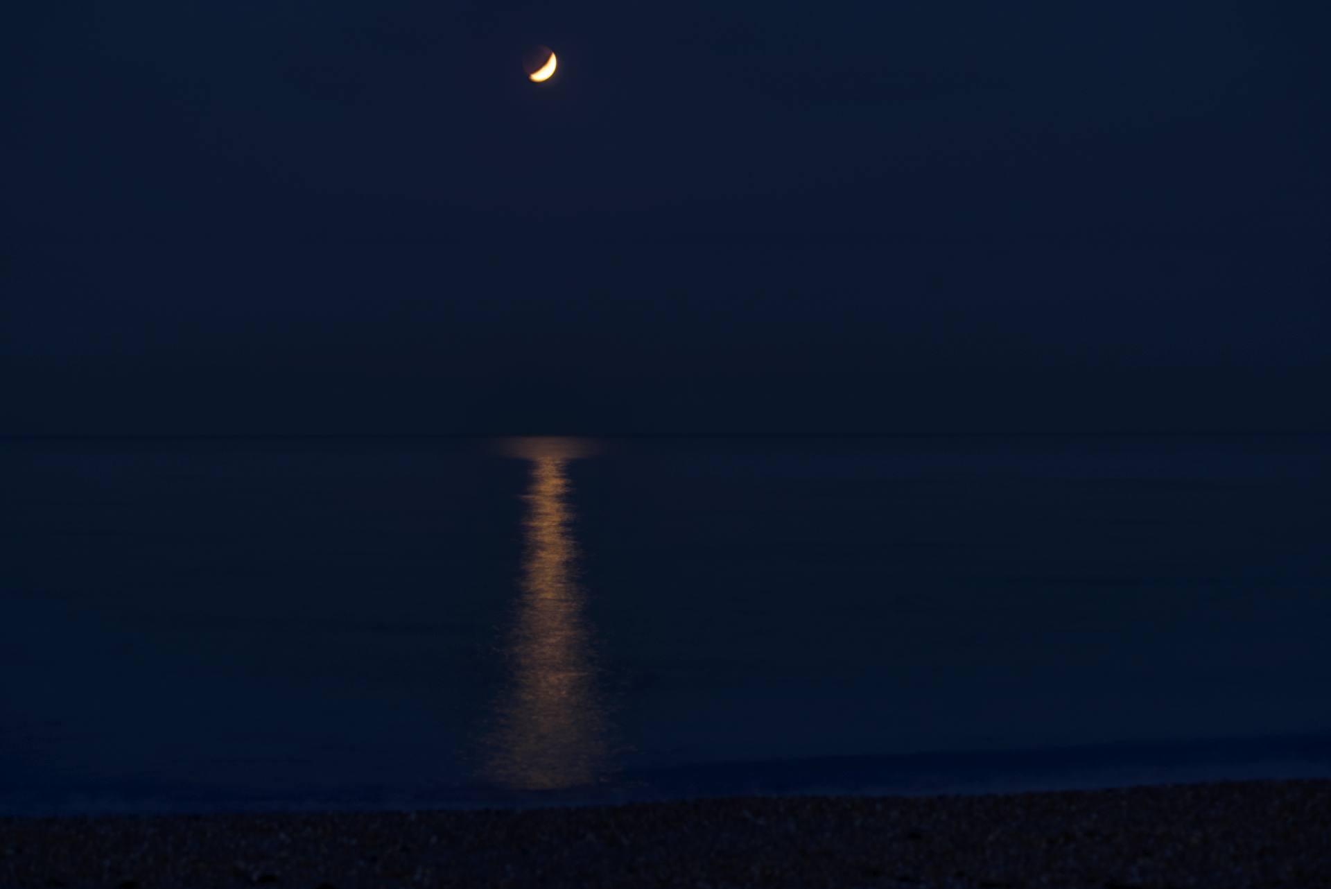 L''eclissi di luna a Ostia